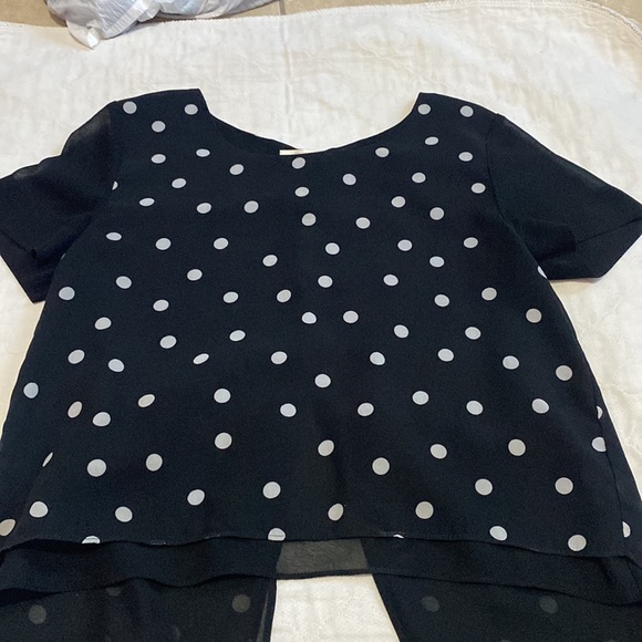 A’GACI Black and White Blouse (Small) - Picture 2 of 4